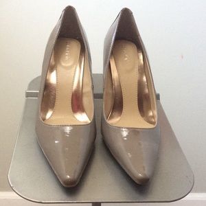 Nude Calvin Klein Pumps